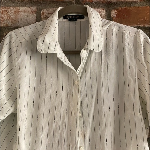 Lightweight Pendleton button up - Picture 2 of 4